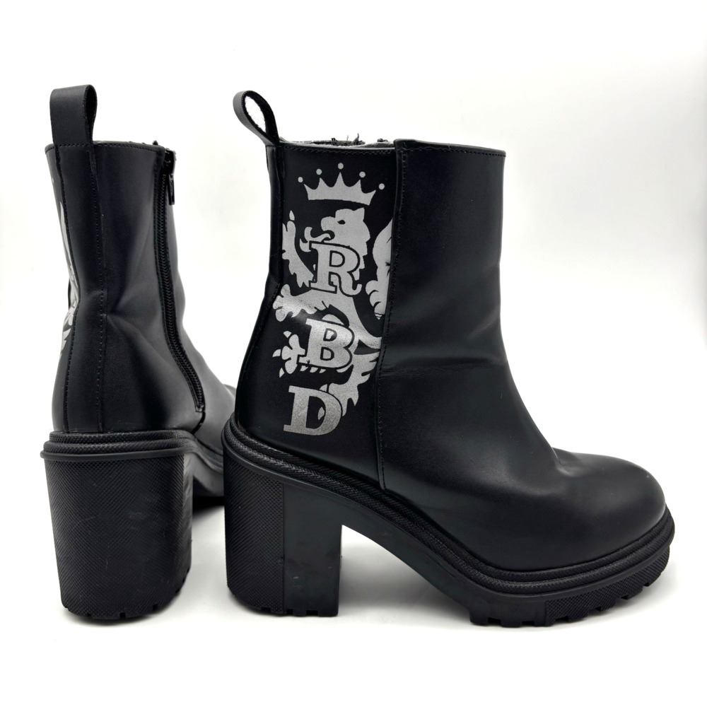Andrea x RBD Band Merch Black Faux Leather Block Heel Logo Zip Boots US6.5 MEX23